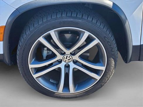 Used 2017 Volkswagen Tiguan SEL image 23