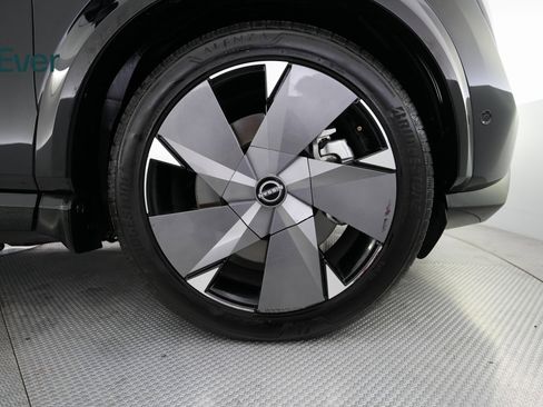 Used 2024 Nissan Ariya Platinum + image 18