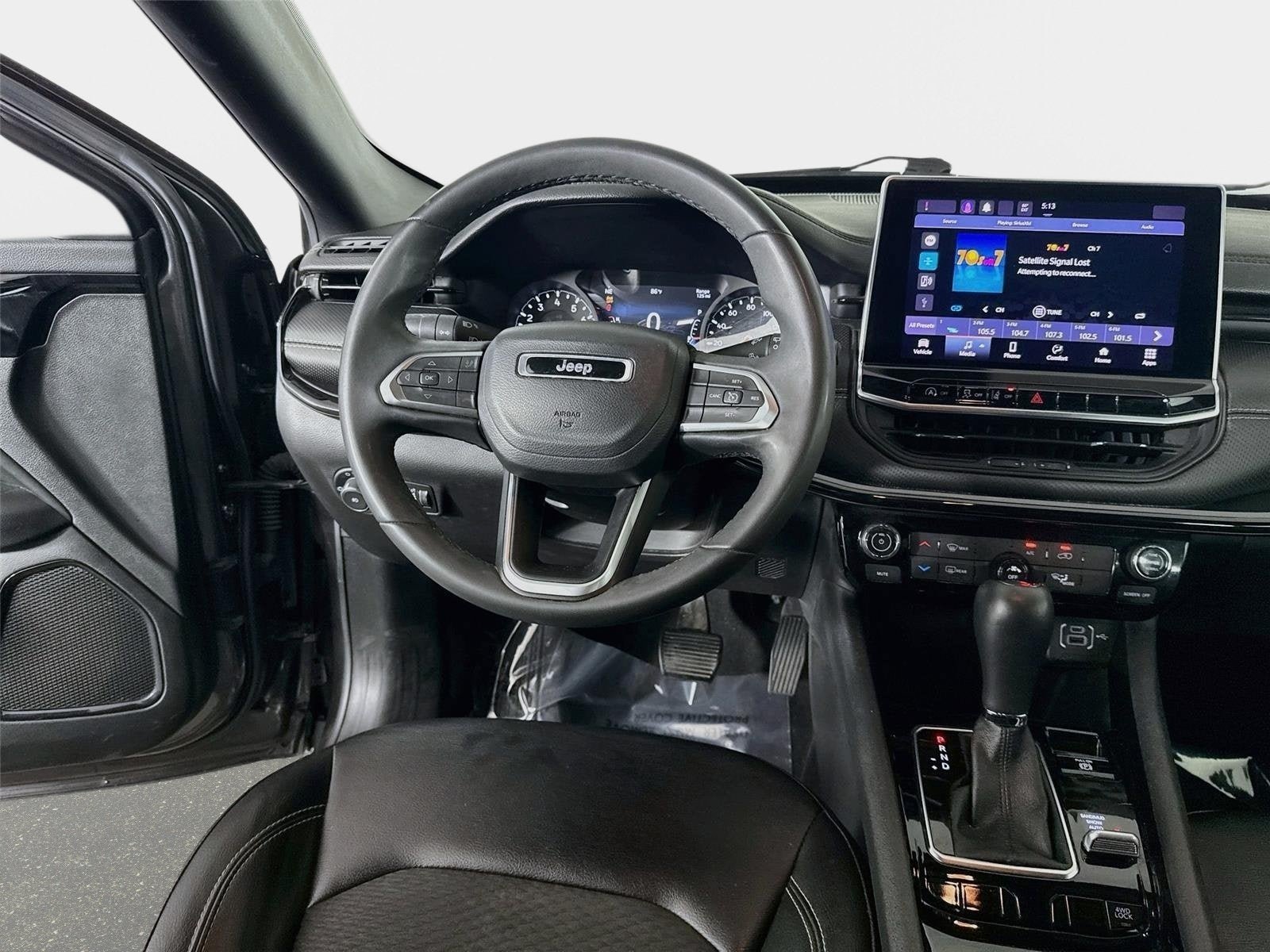 Used 2023 Jeep Compass Latitude AWD/4WD image 22