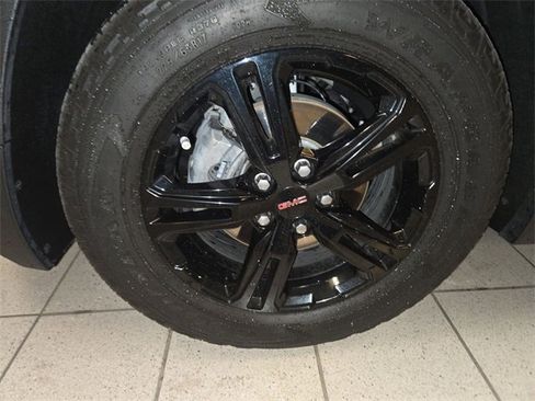 Used 2022 GMC Terrain AT4 w/ Infotainment Package II image 10