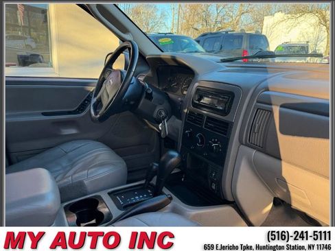 Used 2004 Jeep Grand Cherokee Laredo w/ Cold Weather Group image 26