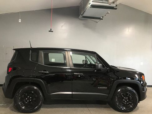 Used 2018 Jeep Renegade Sport w/ Power & Air Group AWD/4WD image 2