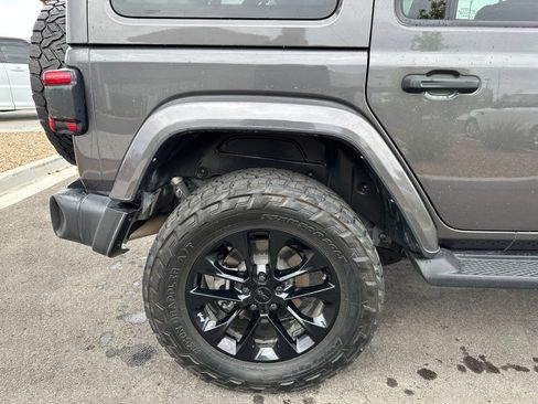 Used 2021 Jeep Wrangler Unlimited Sahara AWD/4WD image 8