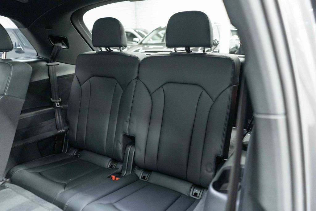 Used 2025 Audi Q7 3.0T Prestige AWD/4WD image 37