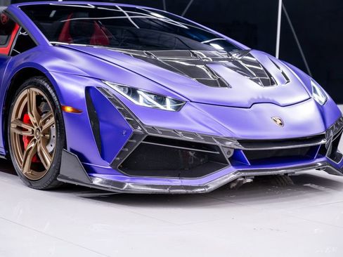 Used 2021 Lamborghini Huracan EVO RWD image 6