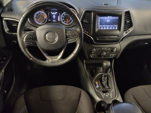 Used 2019 Jeep Cherokee Latitude w/ Cold Weather Group FWD image 22
