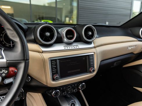 Used 2015 Ferrari California T RWD image 38