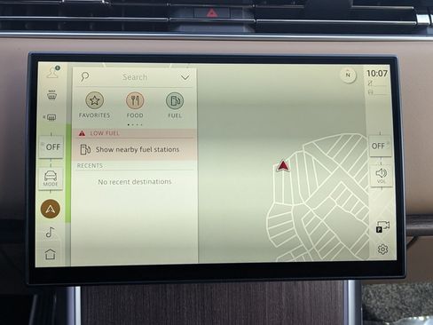 New 2026 Land Rover Range Rover SE image 13