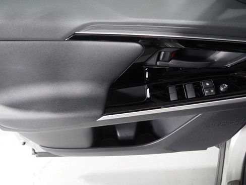 Used 2025 Toyota bZ4X XLE w/ Weather Package image 39