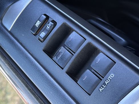 Used 2011 Toyota 4Runner Limited image 47