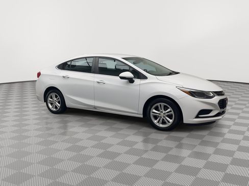 Used 2017 Chevrolet Cruze LT w/ Convenience Package image 36