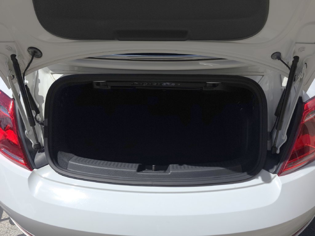 Used 2014 Volkswagen Beetle R-Line FWD image 12
