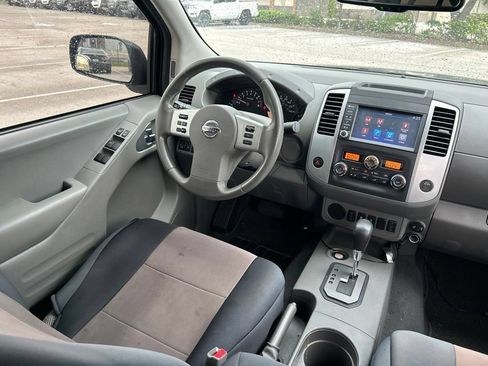 Used 2020 Nissan Frontier SV RWD image 10