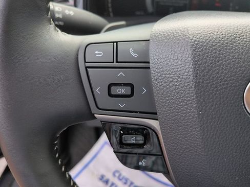 Used 2025 Toyota Camry SE w/ Multimedia Upgrade Package AWD/4WD image 19