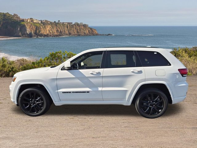 Used 2022 Jeep Grand Cherokee Laredo X RWD image 8