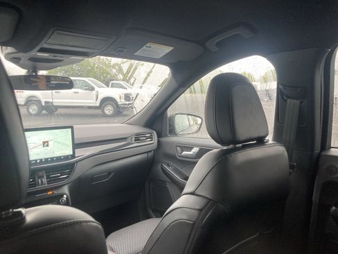 Used 2024 Ford Escape ST-Line Select w/ Tech Pack #2 image 61