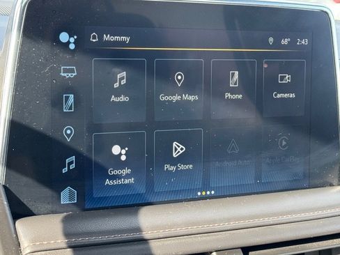 Used 2023 Chevrolet Suburban High Country image 21