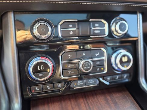 Used 2023 GMC Yukon XL Denali Ultimate AWD/4WD image 33