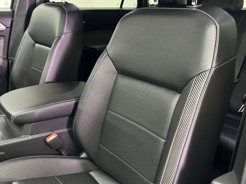 Used 2021 Volkswagen Atlas Cross Sport SE image 17