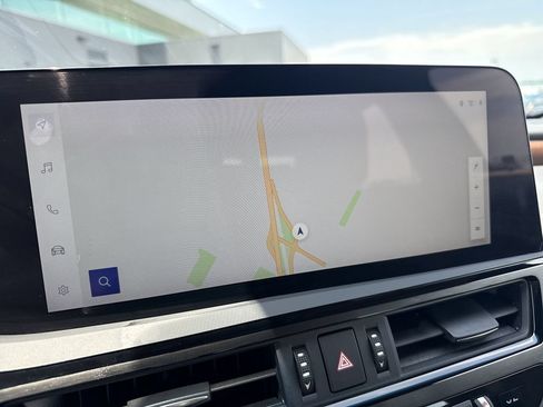 Used 2025 Lexus ES 300h w/ Premium Package FWD image 24