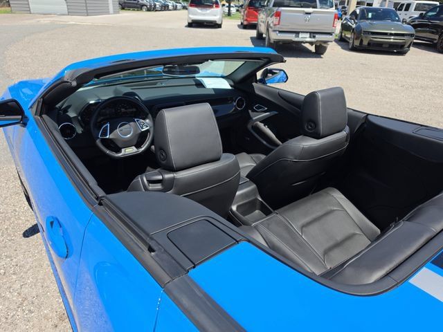 Used 2023 Chevrolet Camaro LT RWD image 7