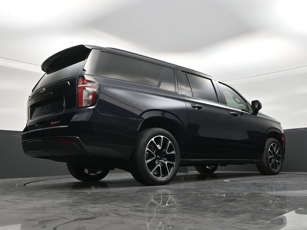 Used 2024 Chevrolet Suburban RST w/ Luxury Package RWD image 24
