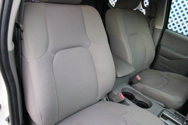 Used 2015 Nissan Frontier SV RWD image 13
