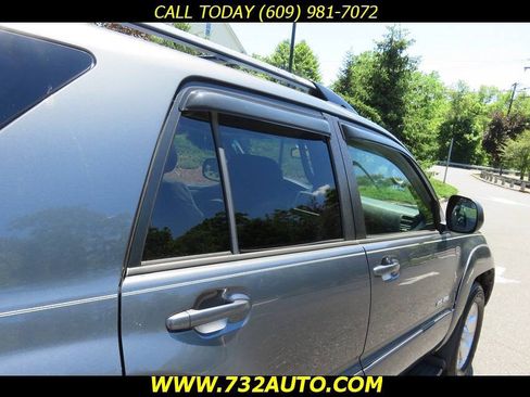 Used 2004 Toyota 4Runner SR5 w/ Preferred Accessory Pkg AWD/4WD image 20