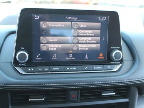 Used 2023 Nissan Rogue SV image 24