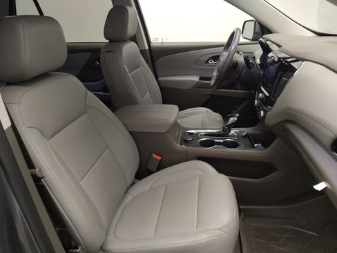 Used 2021 Chevrolet Traverse LT w/ LT Premium Package image 21