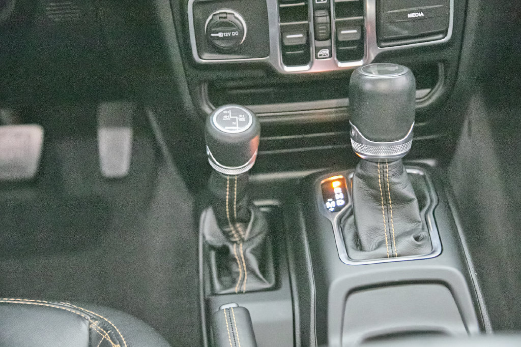 Used 2023 Jeep Wrangler Unlimited Sahara AWD/4WD image 40