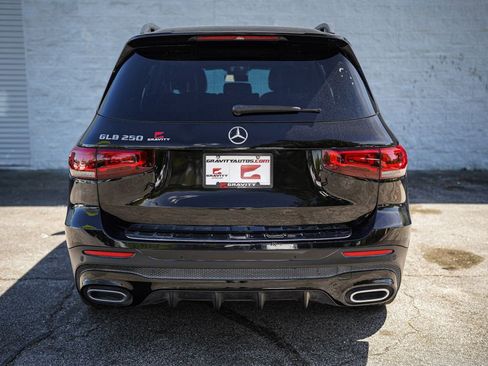 Used 2021 Mercedes-Benz GLB 250 w/ AMG Line image 14