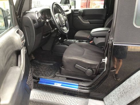 Used 2015 Jeep Wrangler Sport w/ Quick Order Package 24S AWD/4WD image 12