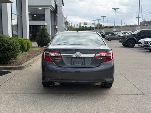 Used 2012 Toyota Camry XLE FWD image 5