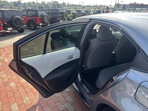 Used 2024 Toyota Corolla SE FWD image 25