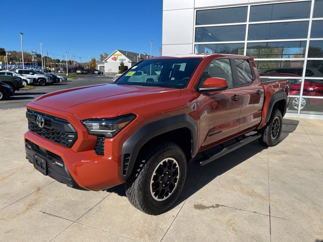 Used 2025 Toyota Tacoma TRD Off-Road AWD/4WD image 5