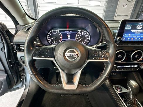 Certified 2022 Nissan Sentra SR w/ Midnight Edition image 10