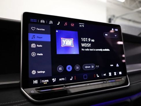 New 2026 Volkswagen Tiguan SE R-Line AWD/4WD image 16