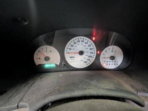 Used 2006 Chrysler Town & Country FWD image 38