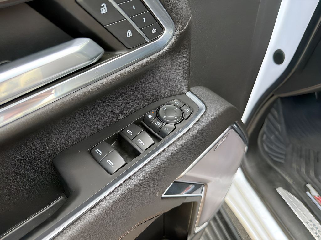 Used 2024 Chevrolet Silverado 2500 High Country w/ High Country Premium Package AWD/4WD image 25