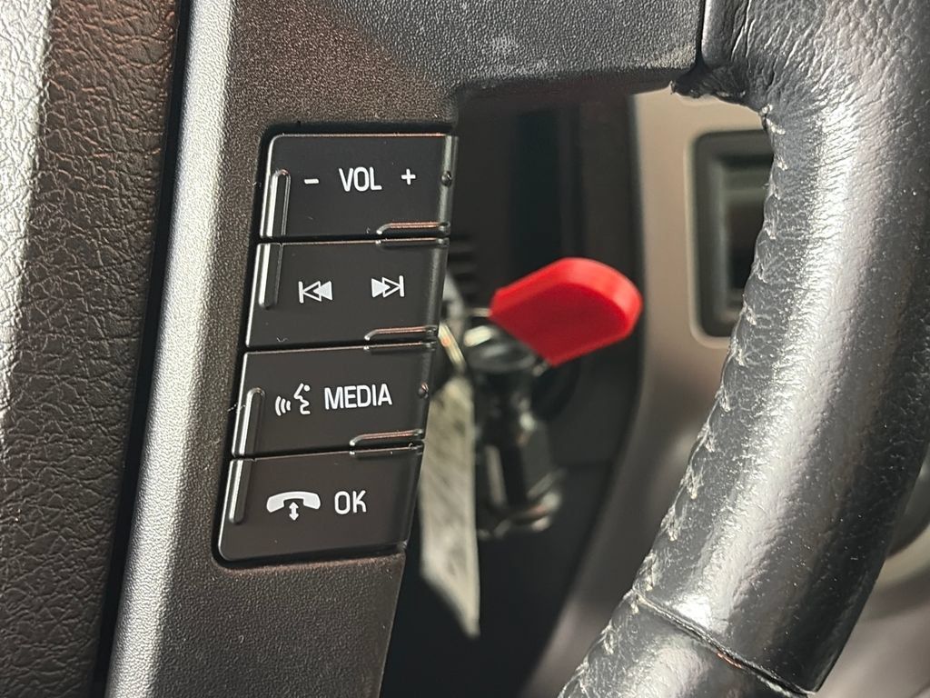Used 2017 Ford Expedition XLT AWD/4WD image 18