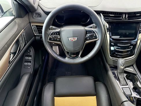 Used 2018 Cadillac CTS V w/ Luxury Package RWD image 10