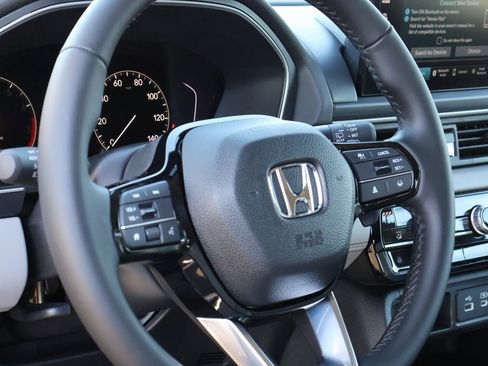 New 2025 Honda Pilot EX-L image 18