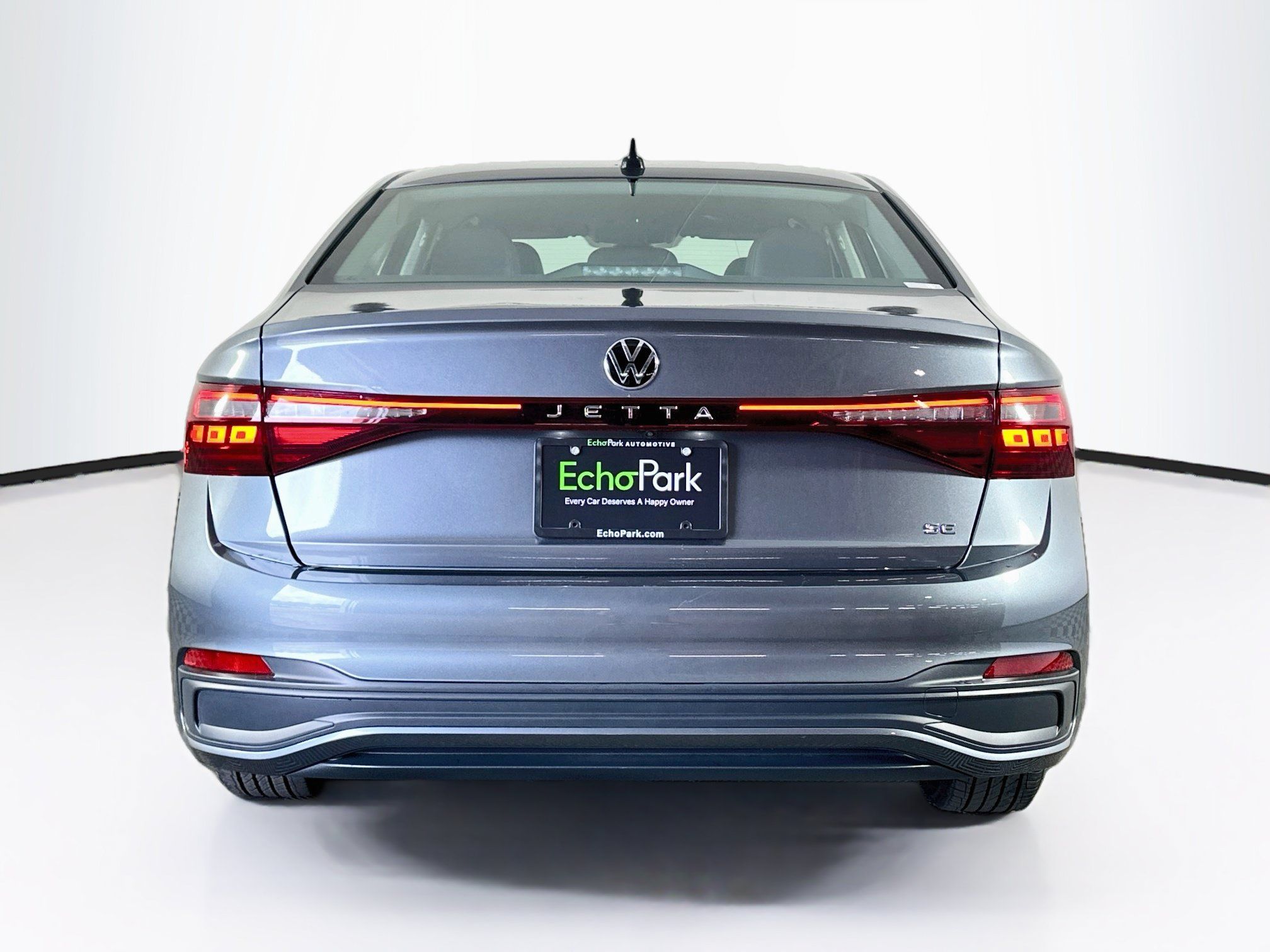 Used 2025 Volkswagen Jetta SE FWD image 7
