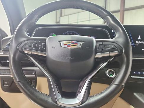 Used 2021 Cadillac Escalade Premium Luxury AWD/4WD image 25