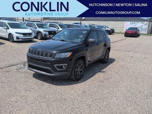 Used 2021 Jeep Compass Latitude AWD/4WD image 1