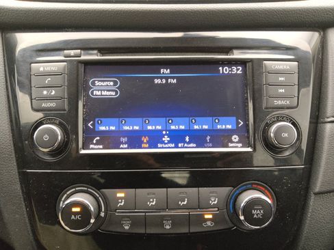 Used 2019 Nissan Rogue S AWD/4WD image 25