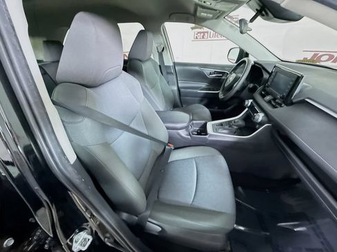 Certified 2022 Toyota RAV4 XLE AWD/4WD image 29