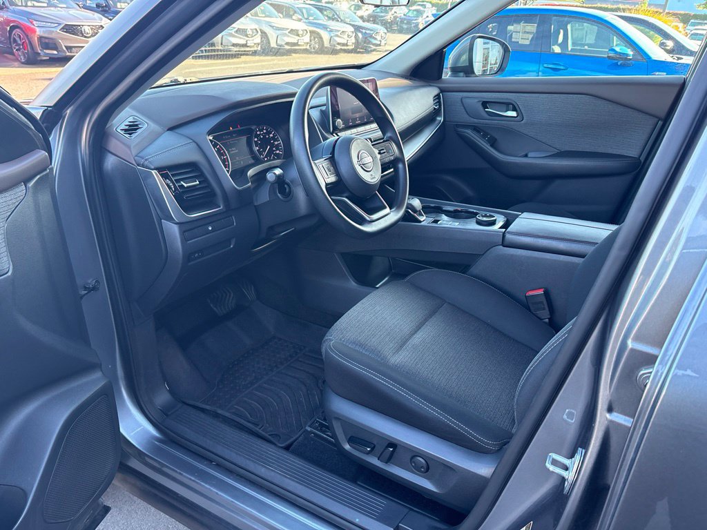 Used 2022 Nissan Rogue SV AWD/4WD image 13