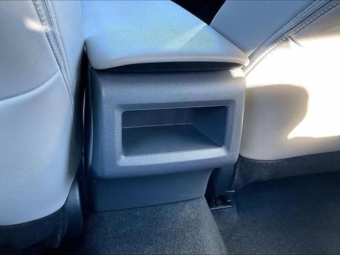 Used 2024 Toyota Camry SE image 31